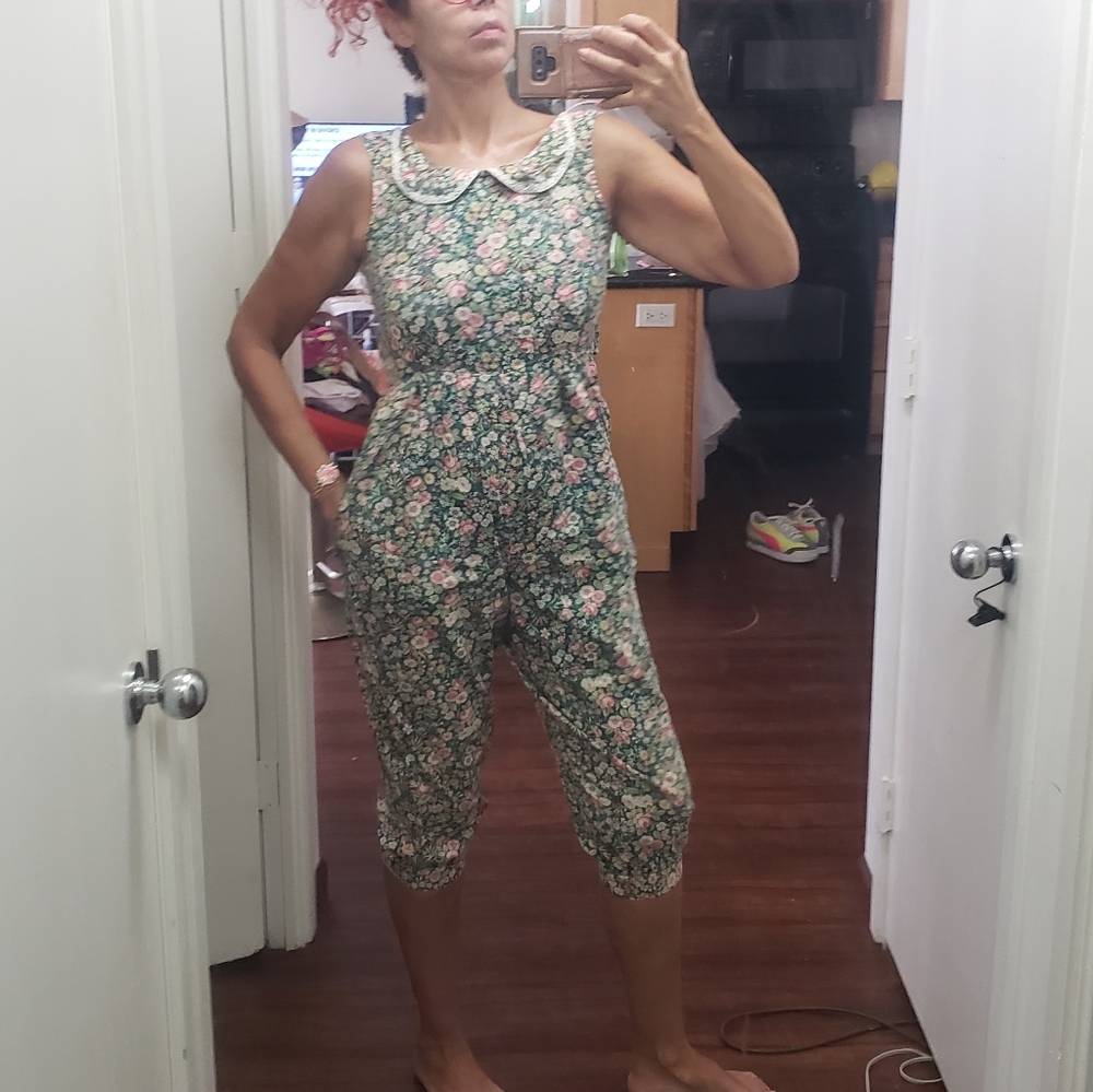 Vtg Midge Hawaiian floral cotton jumpsuit pedal pushers capri length